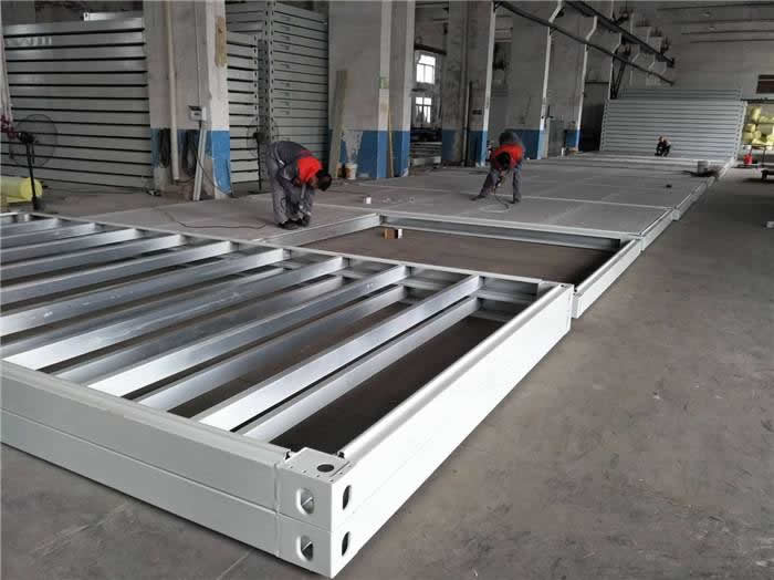 集裝箱活動(dòng)房是輕鋼結(jié)構(gòu)